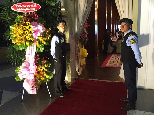 nhân viên bảo vệ